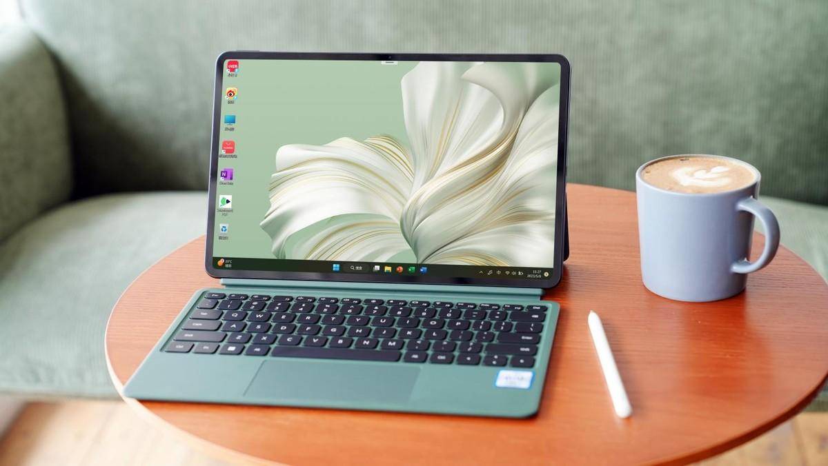 诺基亚全键盘手机:华为MateBook E 二合一笔记本正式开售，一本多用效率拉满！
